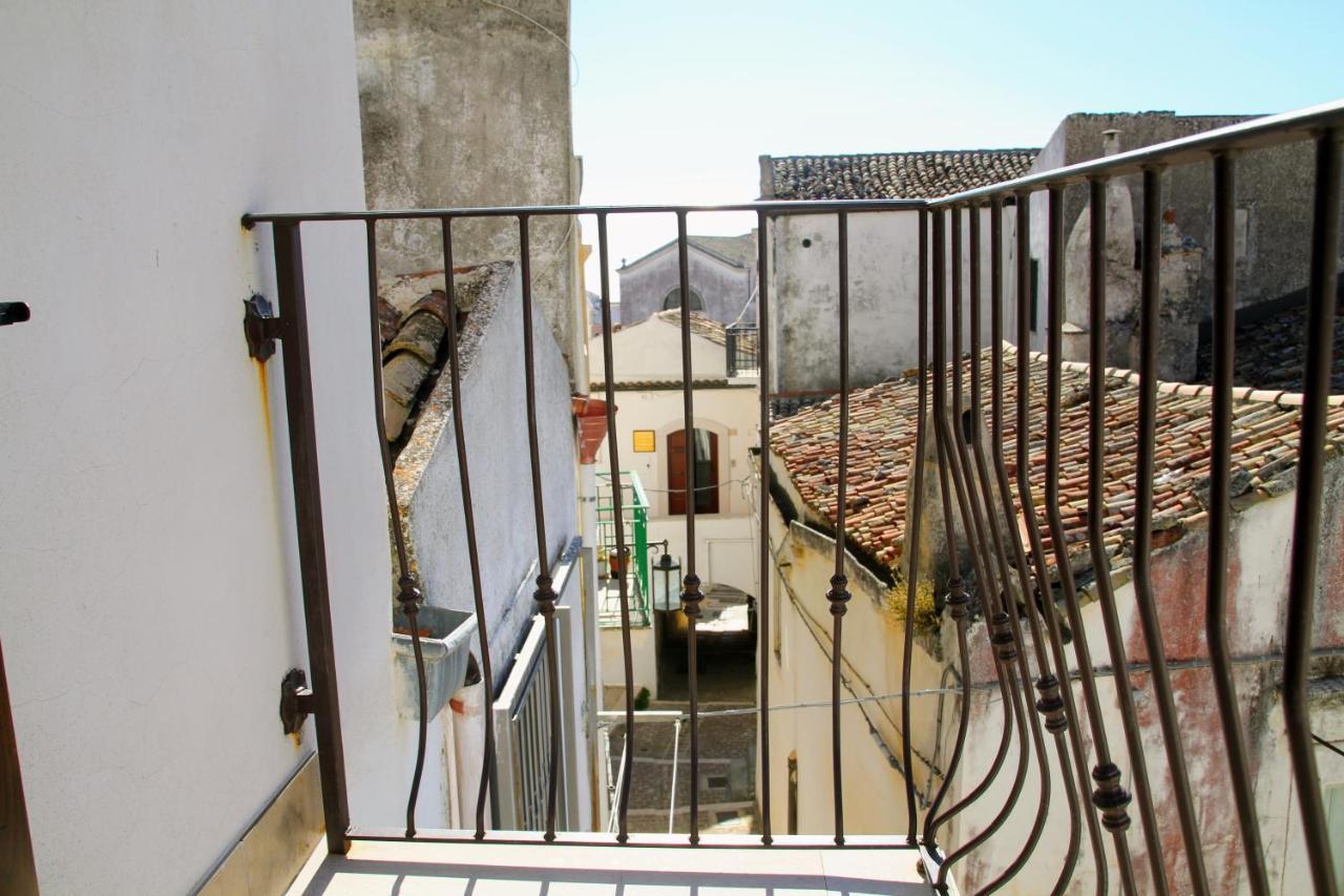 Rooms Dimora Arco - Affitti Brevi Italia Monte SantʼAngelo Exterior foto