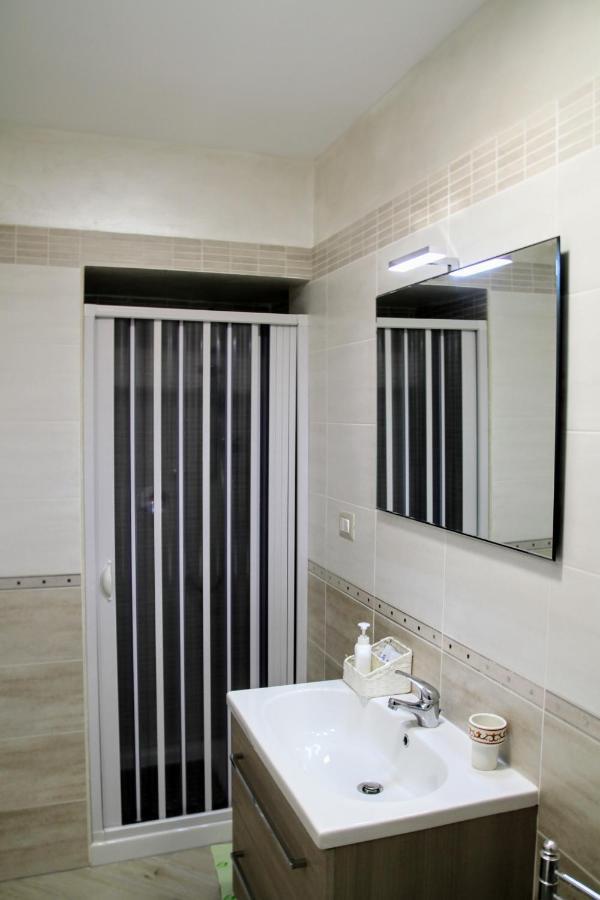 Rooms Dimora Arco - Affitti Brevi Italia Monte SantʼAngelo Exterior foto
