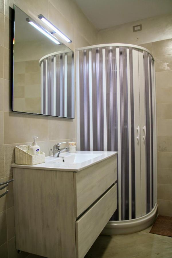 Rooms Dimora Arco - Affitti Brevi Italia Monte SantʼAngelo Exterior foto